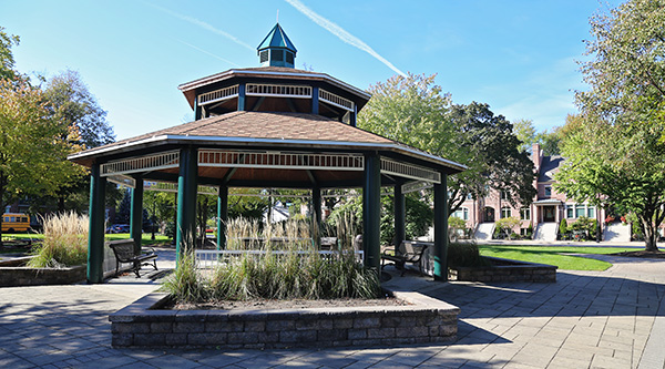 A gazebo at the towne square park